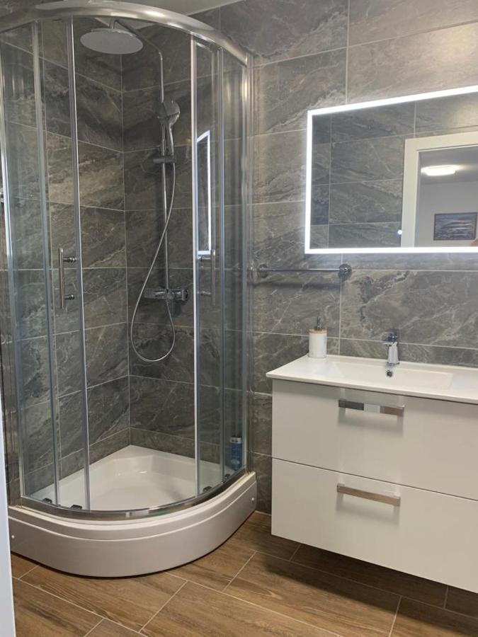 Apartmani Albatros Perusic Bagian luar foto