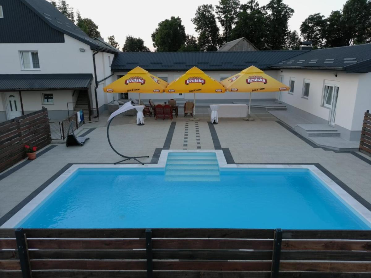 Apartmani Albatros Perusic Bagian luar foto