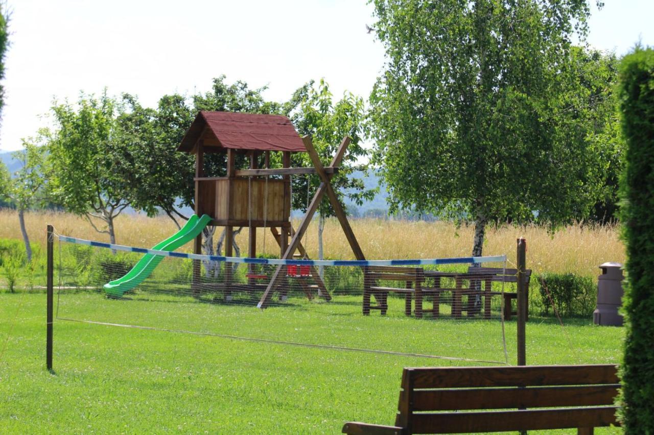 Apartmani Albatros Perusic Bagian luar foto