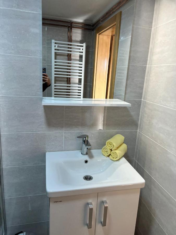 Apartmani Albatros Perusic Bagian luar foto