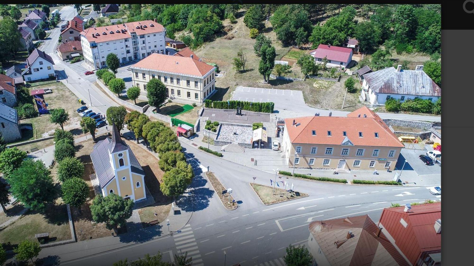 Apartmani Albatros Perusic Bagian luar foto
